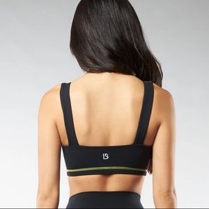 SOLD ‼️Buff bunny dive Bra small